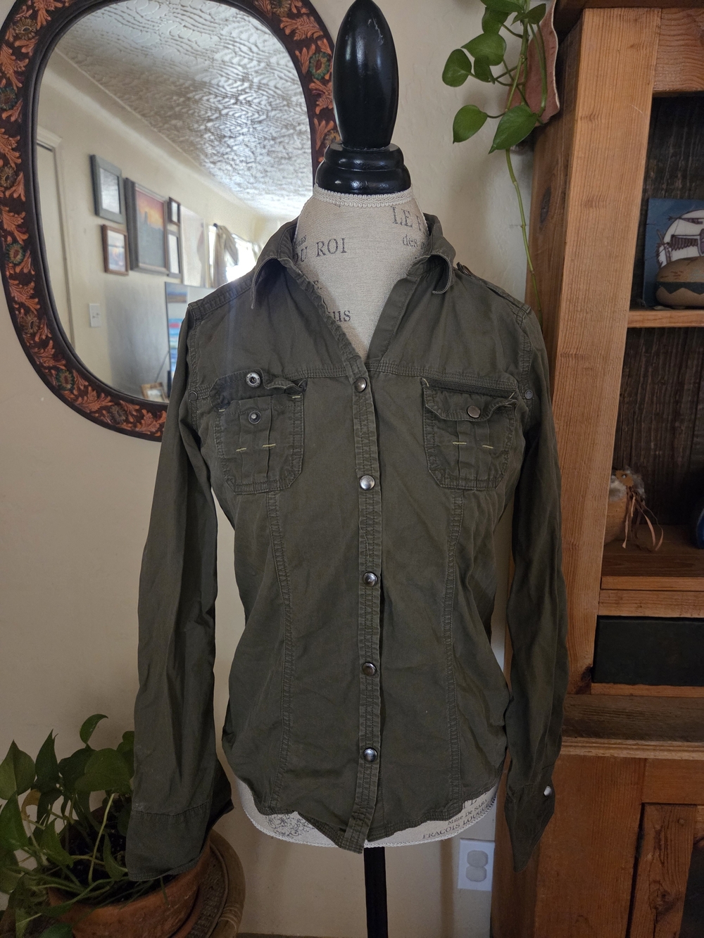Eddie Bauer Olive Green Button-Down Utility Shirt Size Xs 100%cotton